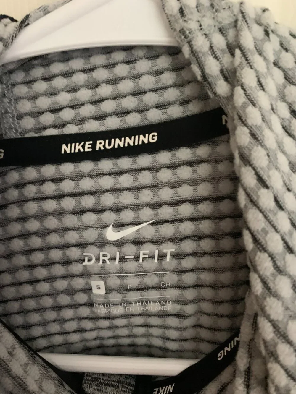 Share Nike Women's Dri-Fit Running Long-Sleeve Top, Grey Hooded, size S NWOT